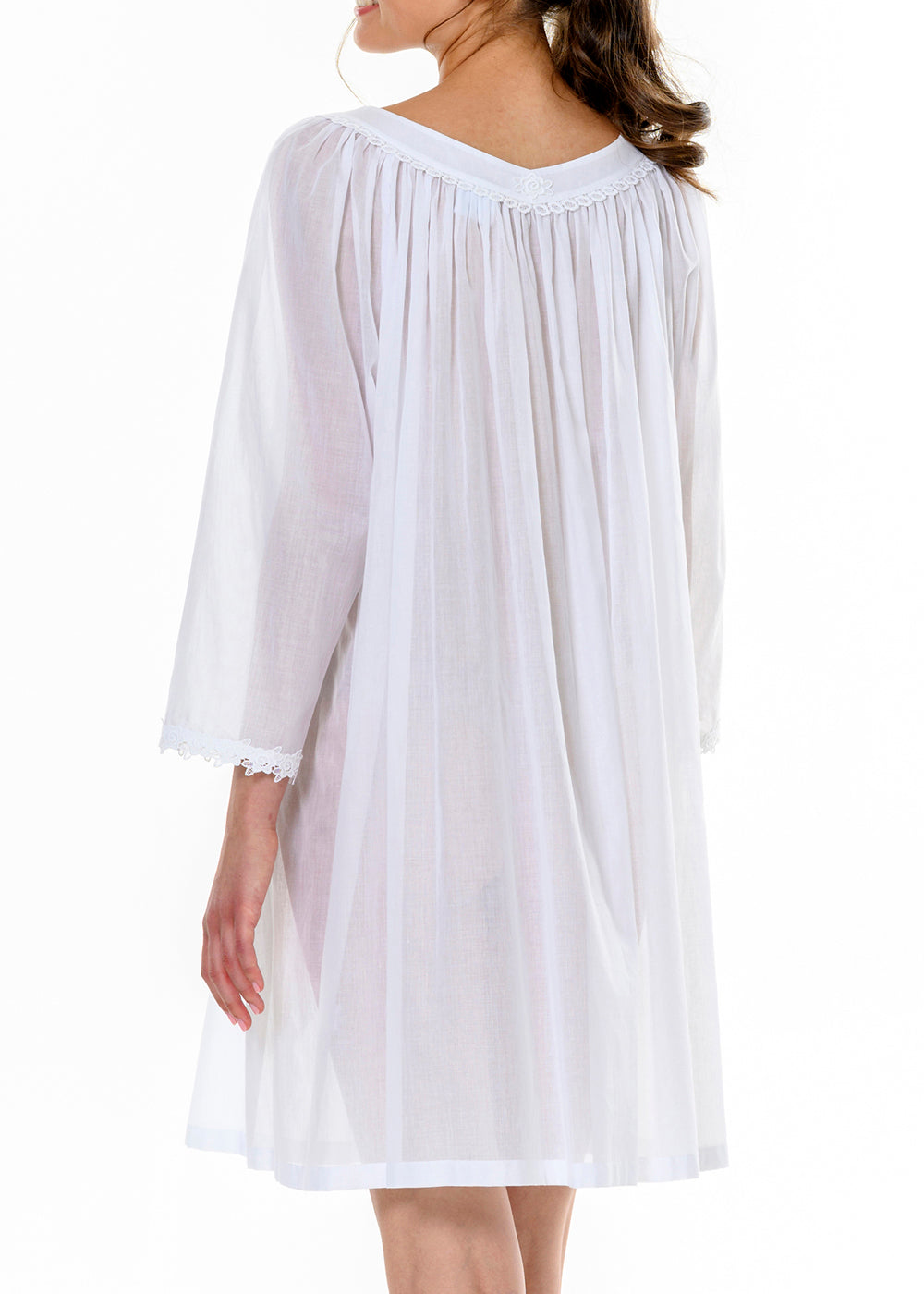 Celestine kurzes Nachthemd VANESSA weiß Blüten- und Blätterspitze langarm