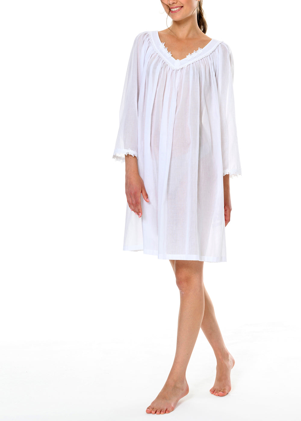 Celestine kurzes Nachthemd VANESSA weiß Blüten- und Blätterspitze langarm