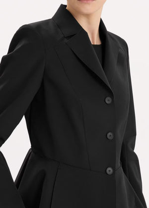 HIGH Jacke TRIM schwarz aus leichtem und elastischem Hightech-Material