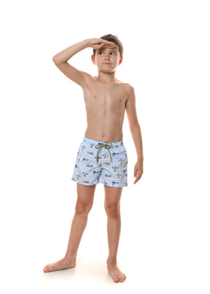 Jolidon Kids Badeshorts AVIA hellblau weiß gemustert mit buntem Flugzeugprint
