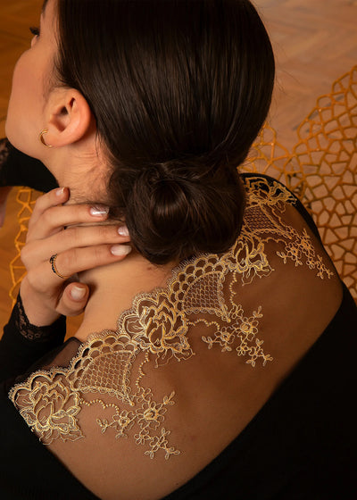 Lise Charmel Longsleeve SUBLIME EN OR schwarz-goldene Calaiser Leavers-Spitze