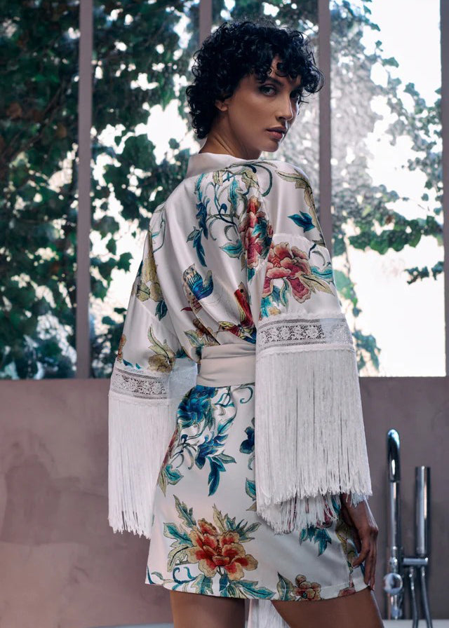 Marjolaine kurzer Mantel BEVERLY champagner Seidenmix Fransen Spitze Blumenmuster