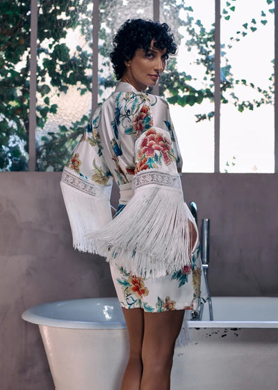 Marjolaine kurzer Mantel BEVERLY champagner Seidenmix Fransen Spitze Blumenmuster