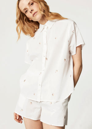 Pluto kurzer Shorty Pyjama JACKY weiß gesticktes Blümchenmuster Knopfleiste Kragen