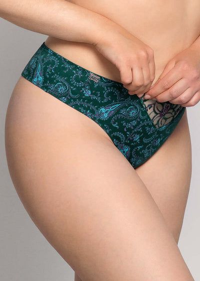 Ulla String ZOE dunkelgrün mit lila floral-ornamentalem Muster und Stickerei