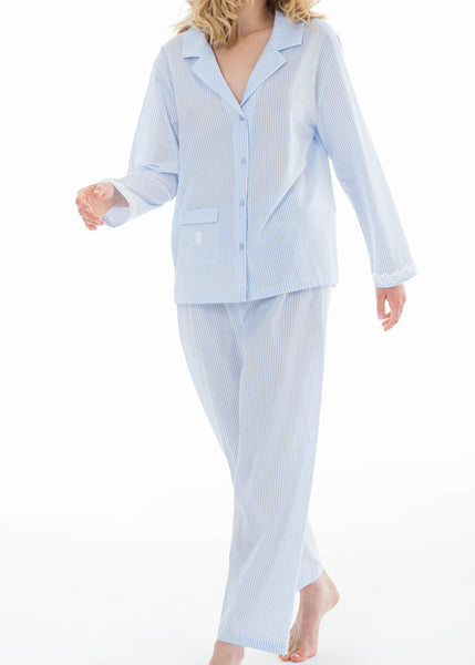 Celestine Pyjama CAPRI hellblau weiß gestreift Hemdkragen Spitzendetails langarm