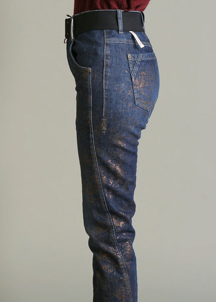 High Jeans VAULT in dunkelblau mit goldenem Blumendruck