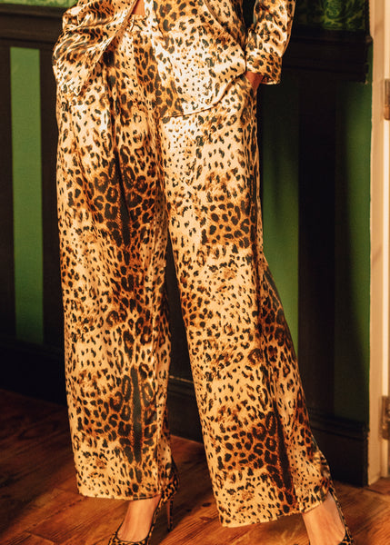 Marjolaine langer Schlafanzug PANTHERE Leopardenprint Seide Knopfleiste